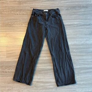 Black low-rise baggy jeans